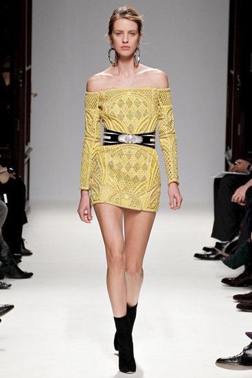 Желтое платье Balmain